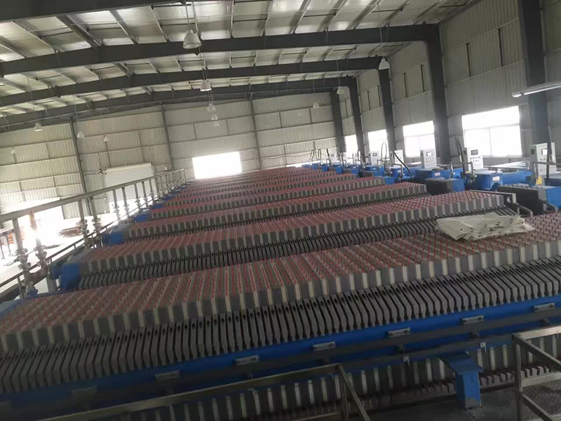 甜蜜素過濾現場(圖1)